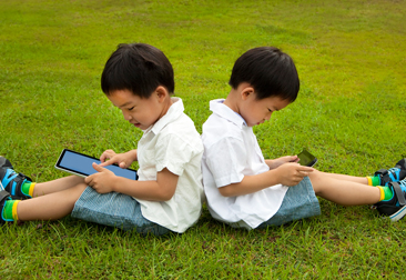 KID-FRIENDLY-APPS-366X251 Kid-Friendly-Apps-366x251