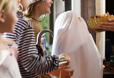 HALLOWEEN-TRICK-OR-TREAT-APPS-366X251 halloween-trick-or-treat-apps-366x251