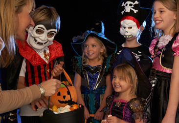 HALLOWEEN-SAFETY-APPS-366X251 Halloween-Safety-Apps-366x251