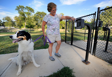 WIRELESS-TECHNOLOGY-DOG-PARK-SAFETY-366X251 Wireless-Technology-Dog-Park-Safety-366x251
